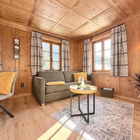 Haus Carolus * Elbigenalp