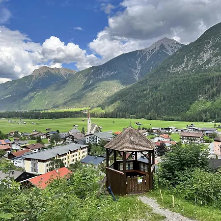 Haus Carolus Apartment *