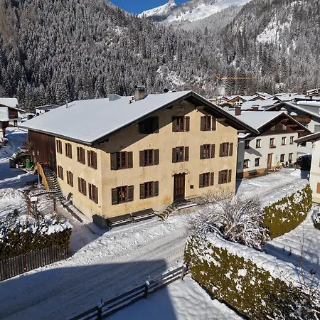 Haus Carolus Apartman