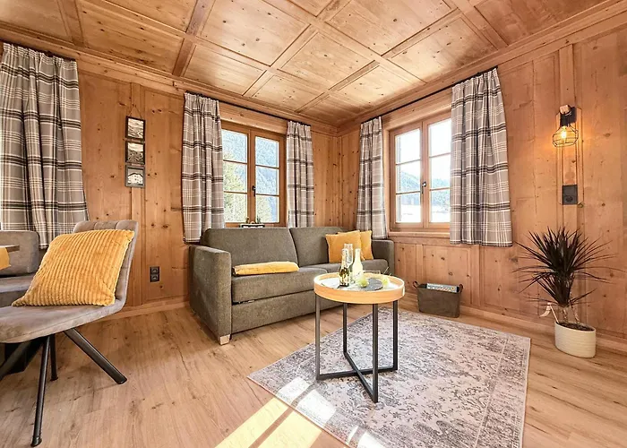 Haus Carolus * Elbigenalp